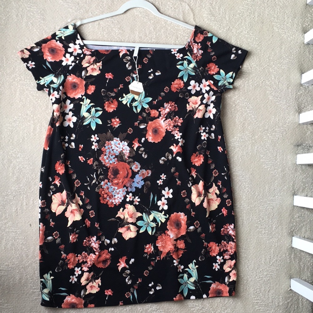 Floral plus size maternity dress! New with tags!